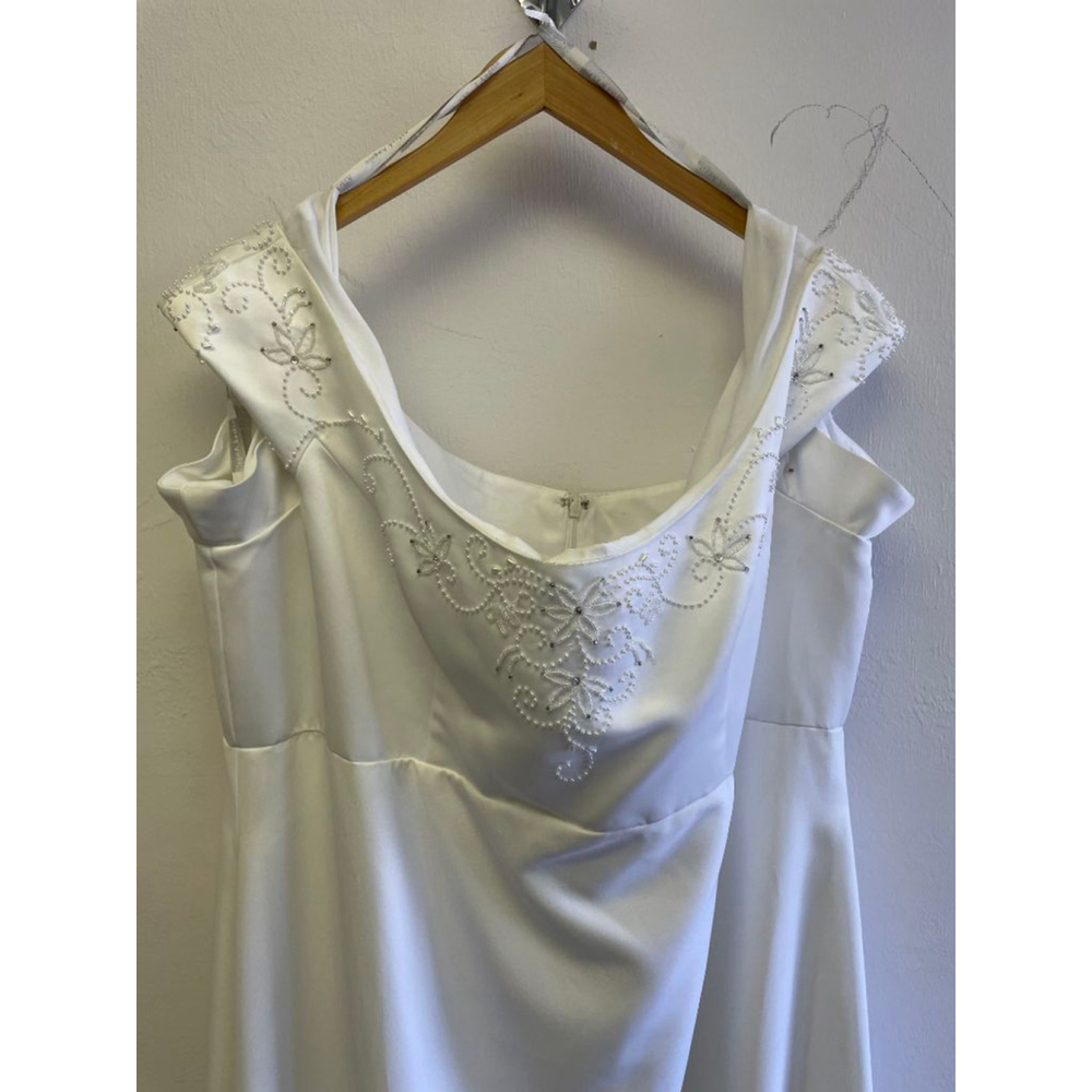 Women's Alfred Angelo Wedding Dress Size 24 Ivory